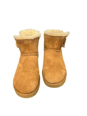 Boots Snow By Ugg In Brown, Size: 9