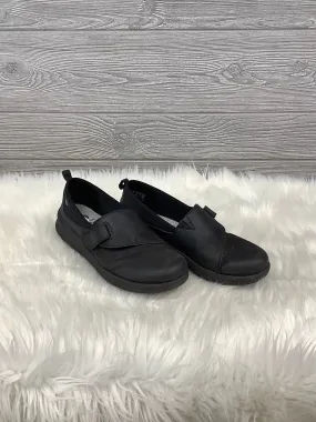 Black Shoes Flats Clarks, Size 8.5